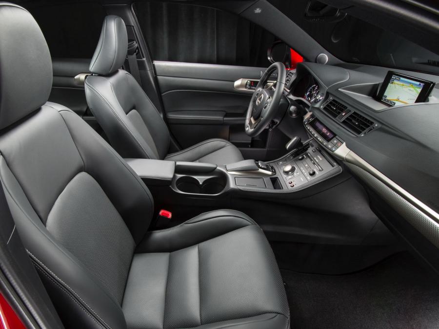 Интерьер Lexus CT200h F-Sport 2014 года  (NA) (фото 39 из 41)